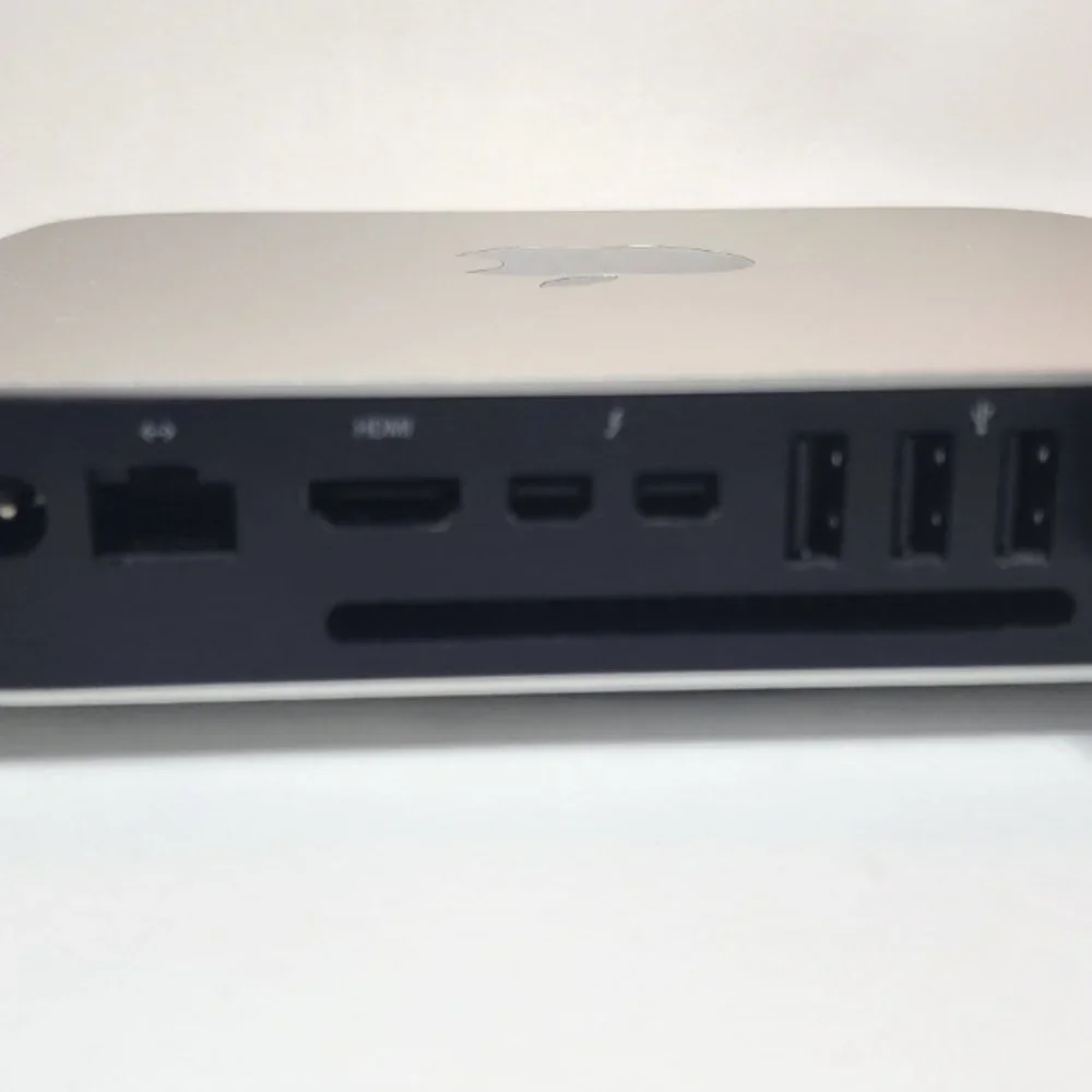 Escritorio Apple Mac Mini 2014 | 2.6 i5 de dos núcleos 8GB 128GB SSD/